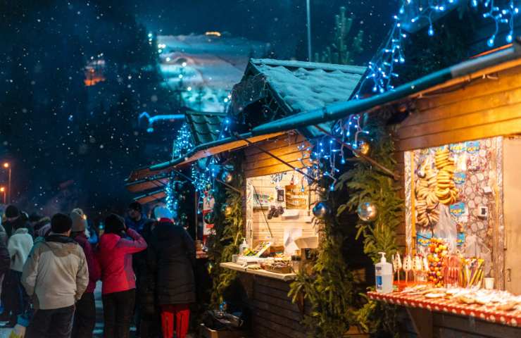 Dei mercatini di Natale di sera