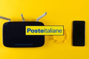 Poste Italiane logo, modem wifi e smartphone