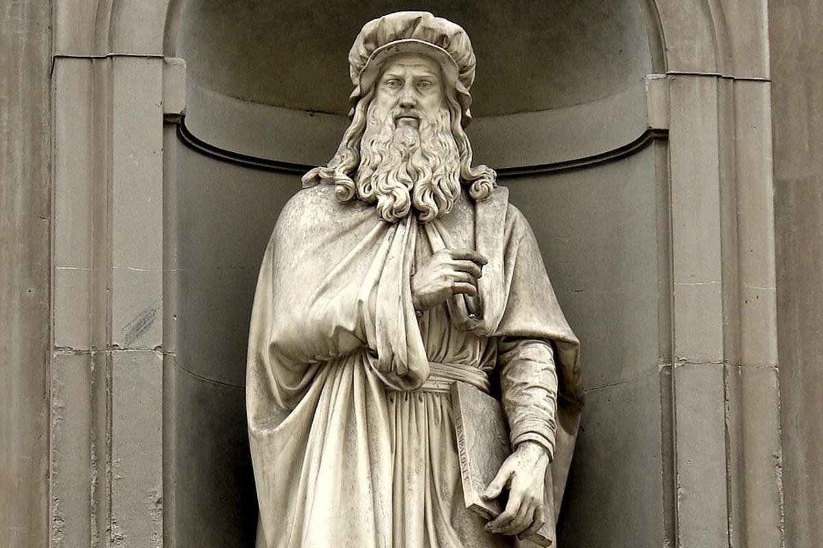 statua leonardo da vinci