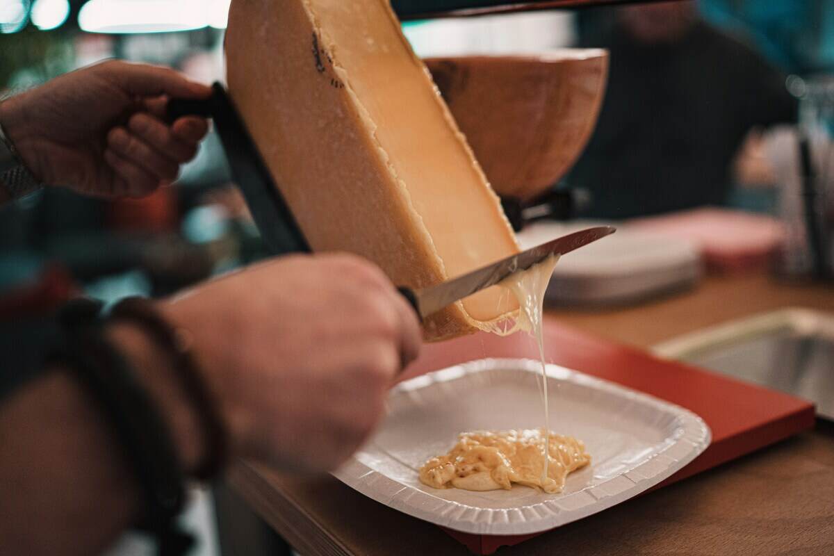 raclette di formaggio